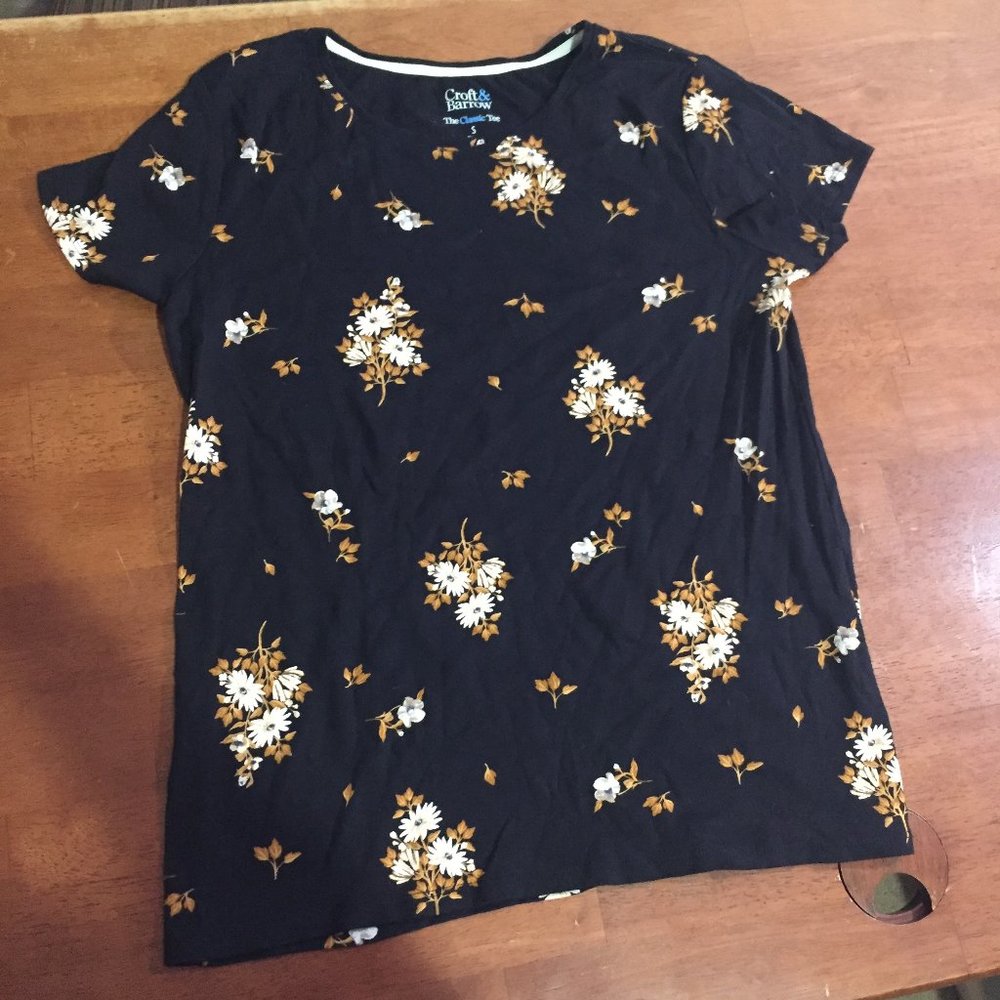 Croft & Barrow Black Tee